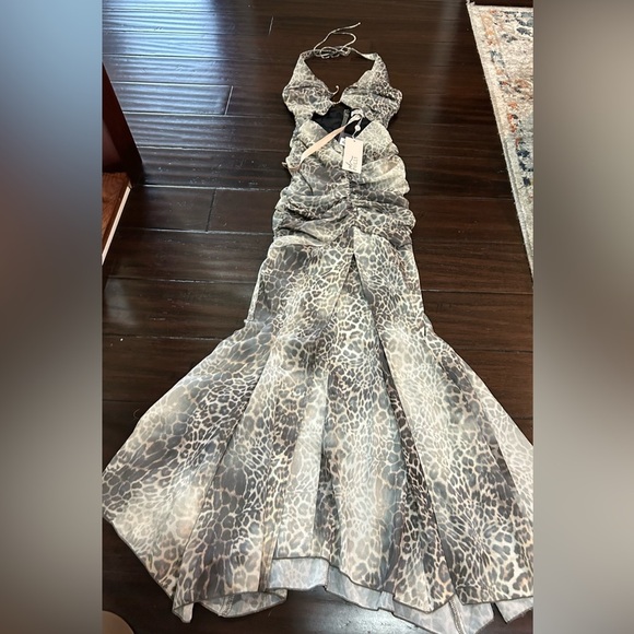 Oh Polly Halterneck Cut Out Maxi Dress in leopard sheer Print Size 2 US NWT - Picture 2 of 6